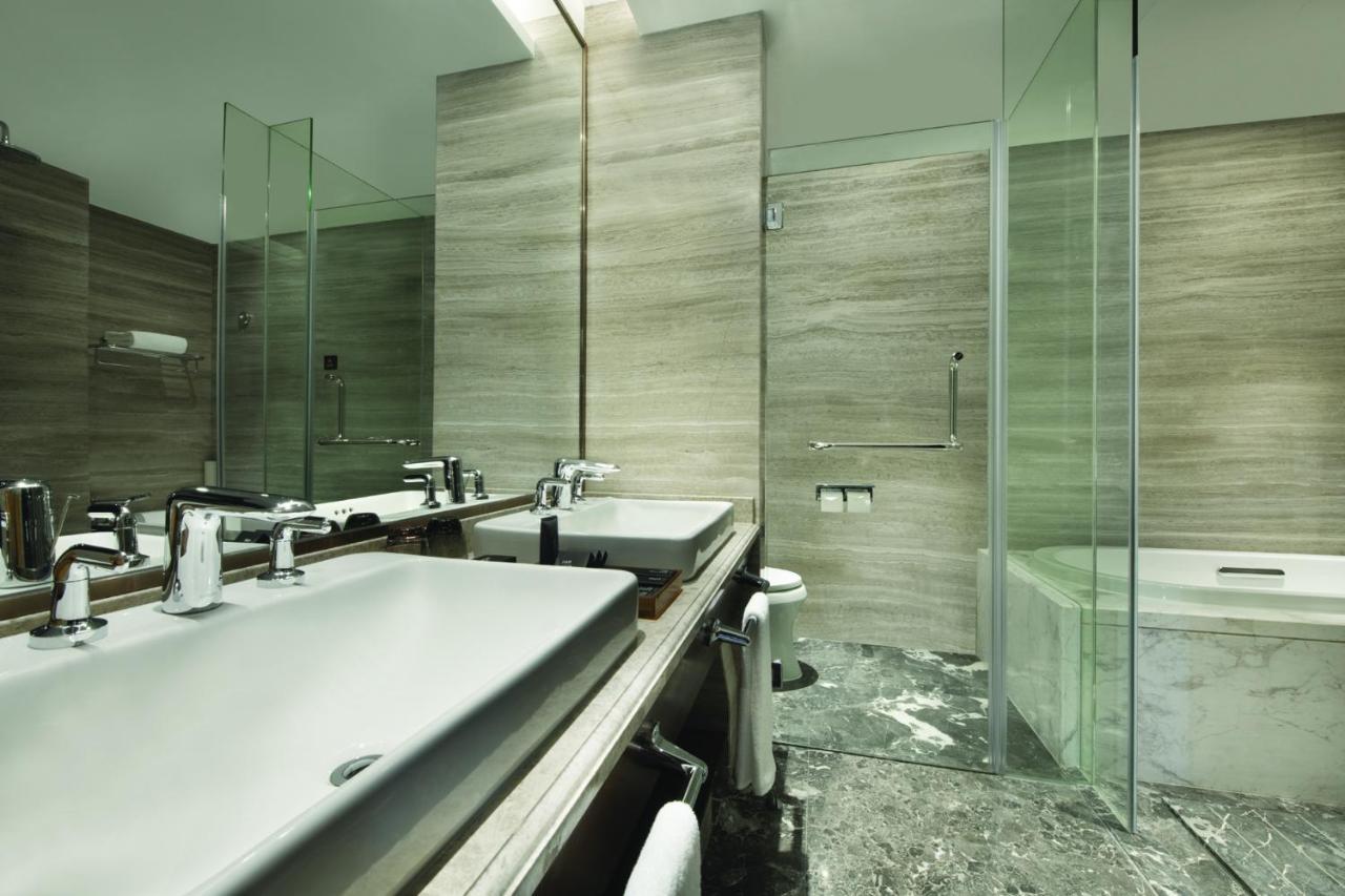 Grand Barony Qingdao Airport Hotel Bagian luar foto